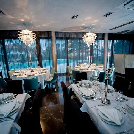 Hotel Arupinum 4*