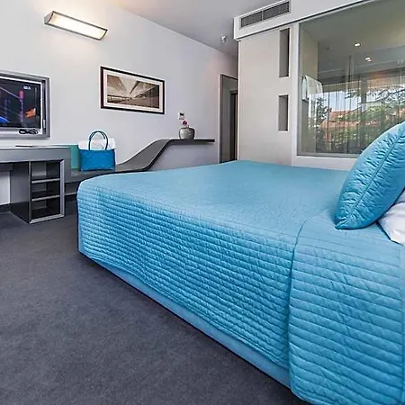 Otel Arupinum
